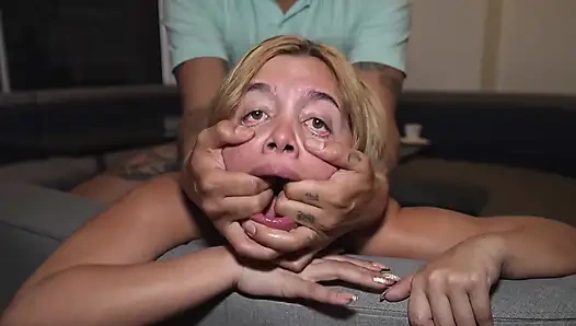 Sadece o büyük yarağı sikmek için en iyi arkadaşımın erkek arkadaşını aldatarak çaldım