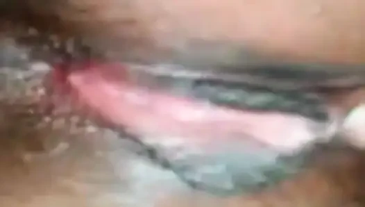 Anita menginjak usia 18 tahun membuat video untuk pacar muslimnya