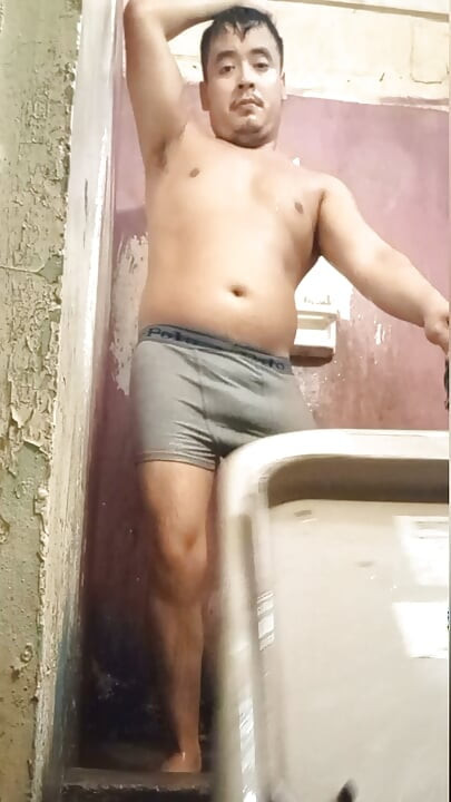 Jesus en boxer bañándose capitulo 16