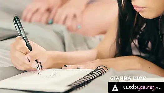 Yaramaz En İyi Arkadaşlar Gianna Dior & Savannah Sixx, Üvey Kız Kardeşlerini Duyunca Kendilerini Okşamaya ve Parmaklamaya Başlıyor