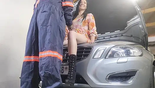 Tamirciye ödemesini ben de ona amcık teklif ettim