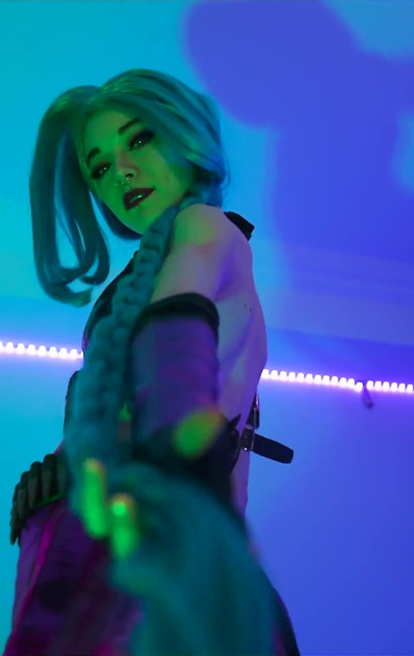 Hot Babe Jinx From League of Legends Has Big Dildo Fun