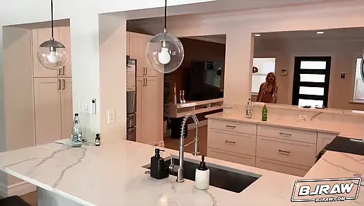 Luna büyük şeyleri seviyor