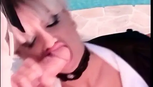 Tante semok rambut pirang didobel penetrasi sama dua kontol besar