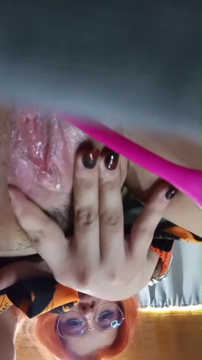 Come and look closely at my beautiful pussy