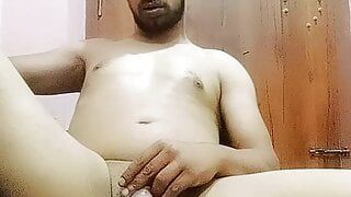 Ragazzo indiano che si masturba