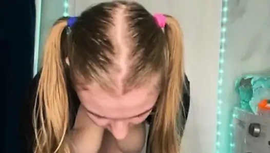 Dancing and sexy fingering pussy