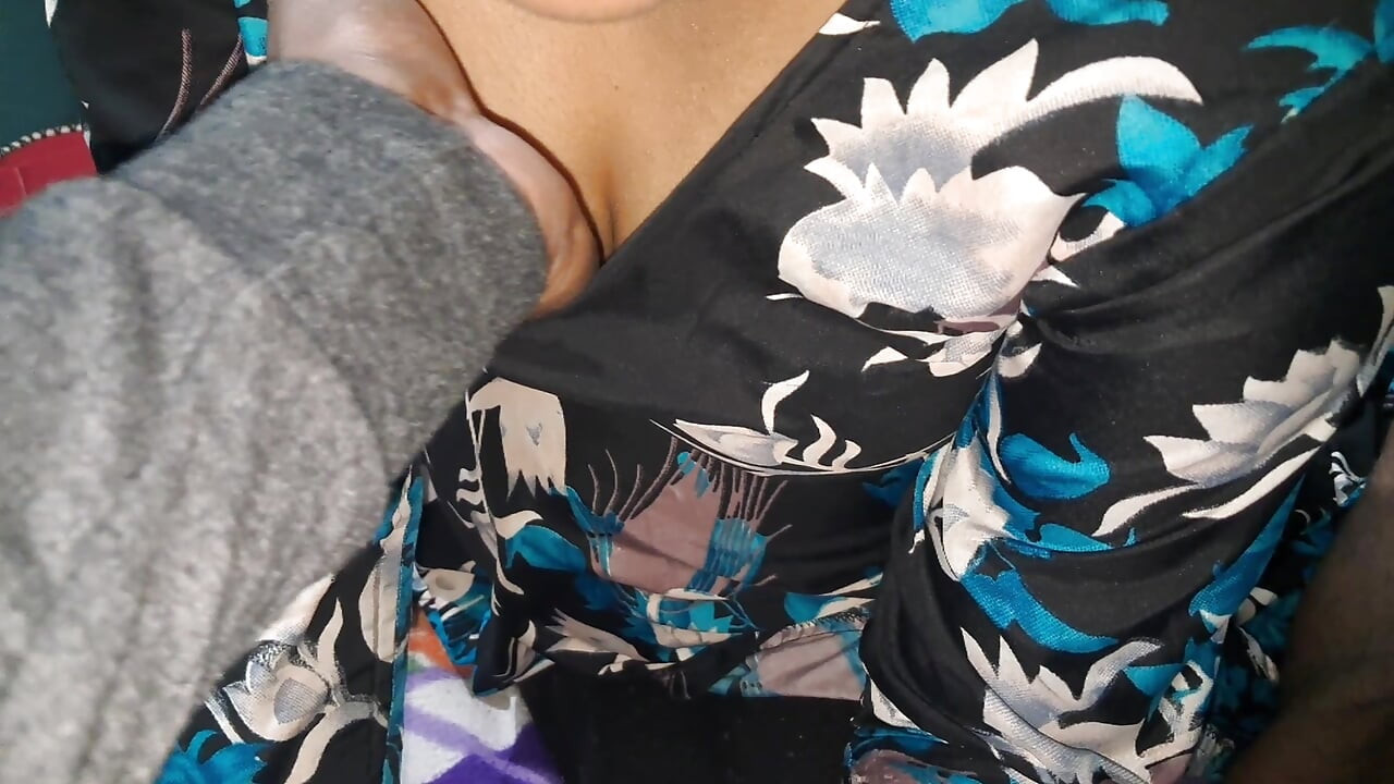 Une bhabhi indienne suce une bite pour jouir