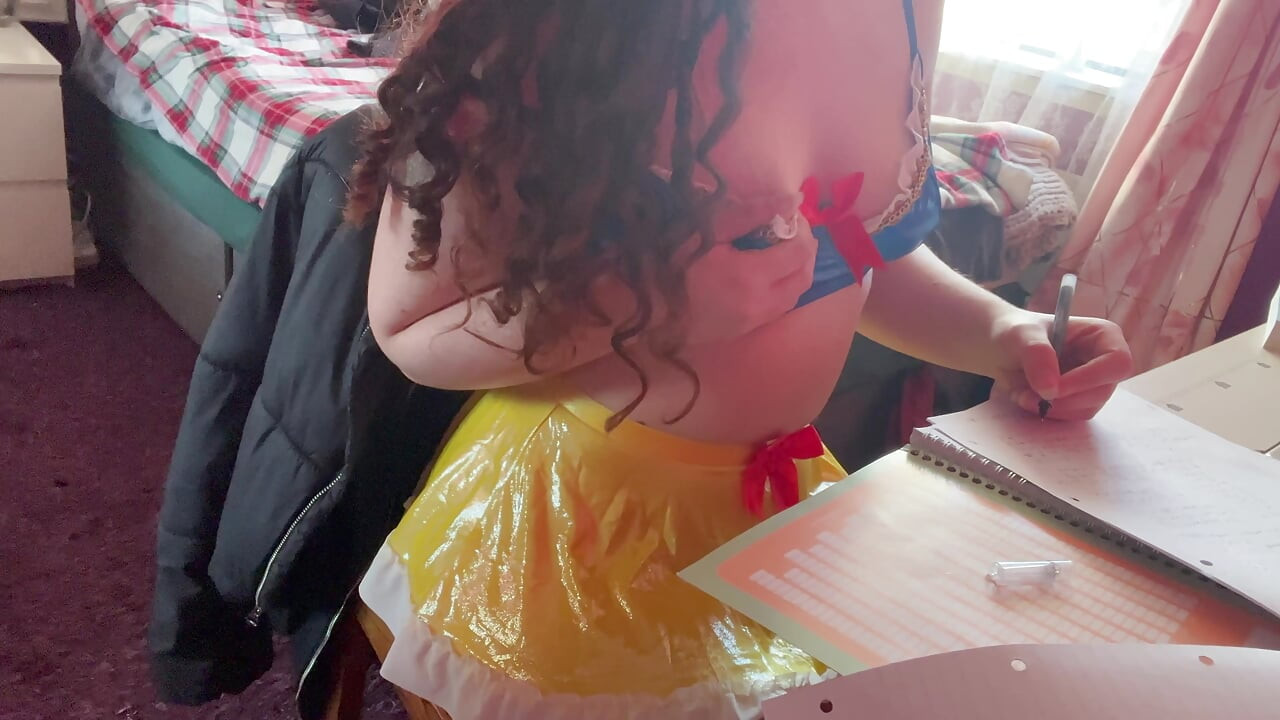 SnowWhite gets horny studying
