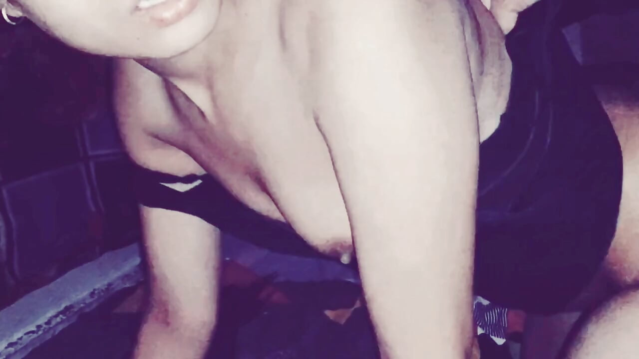 Latika ssie wielki czarny kutas i weź cipkę