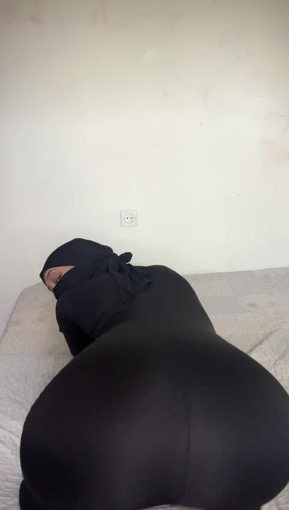 Hijabi girl with a fat ass