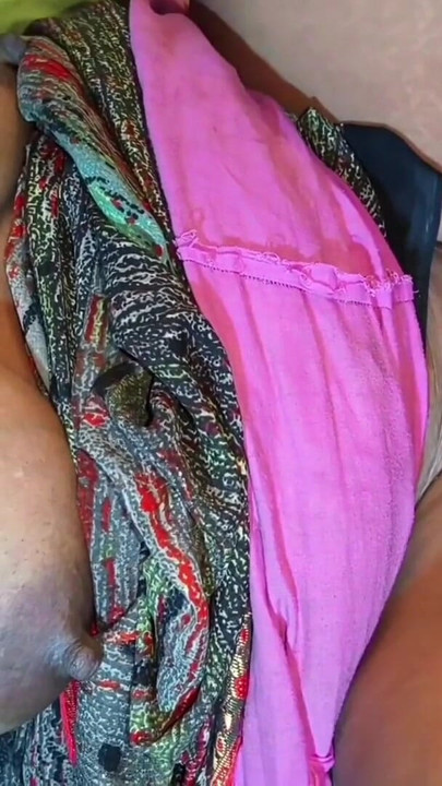 Pati ne apne patni ko romantic mood se chut ki chudai kiya  aur chut ka maza liya . Indian desi village hindi viral sex videos. | Clip 1
