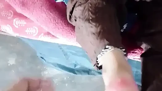 Cewek sange ini lagi asik nyepong kontol sambil nyepong kontol dan ngisap toketnya sambil duduk di kontolnya sambil berbaring lurus - audio bahasa india