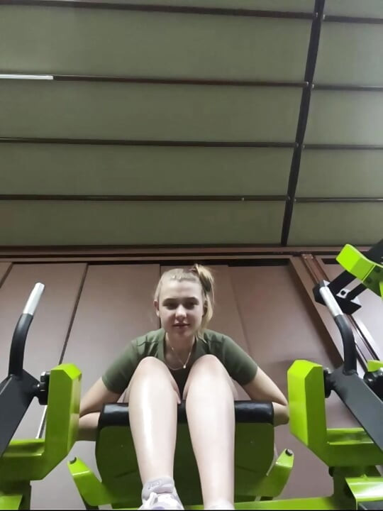 Jucielussie do public show in the gym