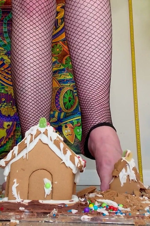Giantess Christmas Village Slo-mo Crush Destroying My Gingerbread Houses in Slow Motion