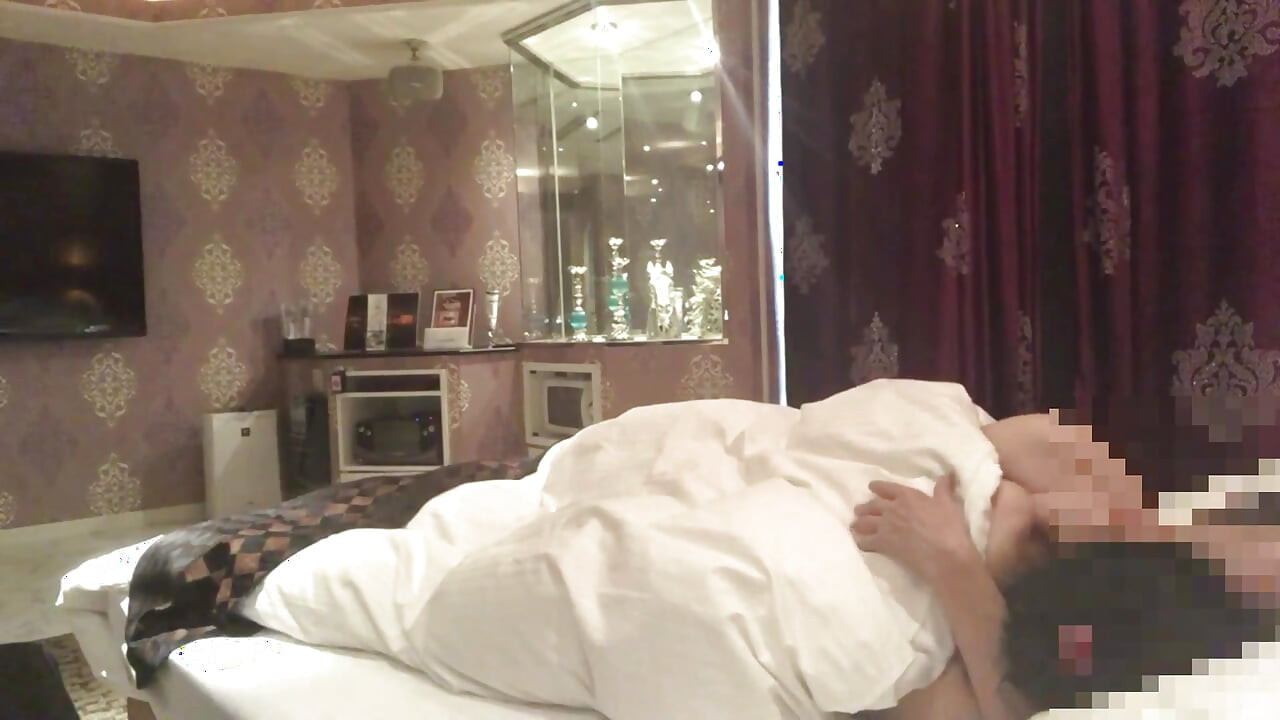 Cheating Couple's Nostalgic Hotel Sex Video
