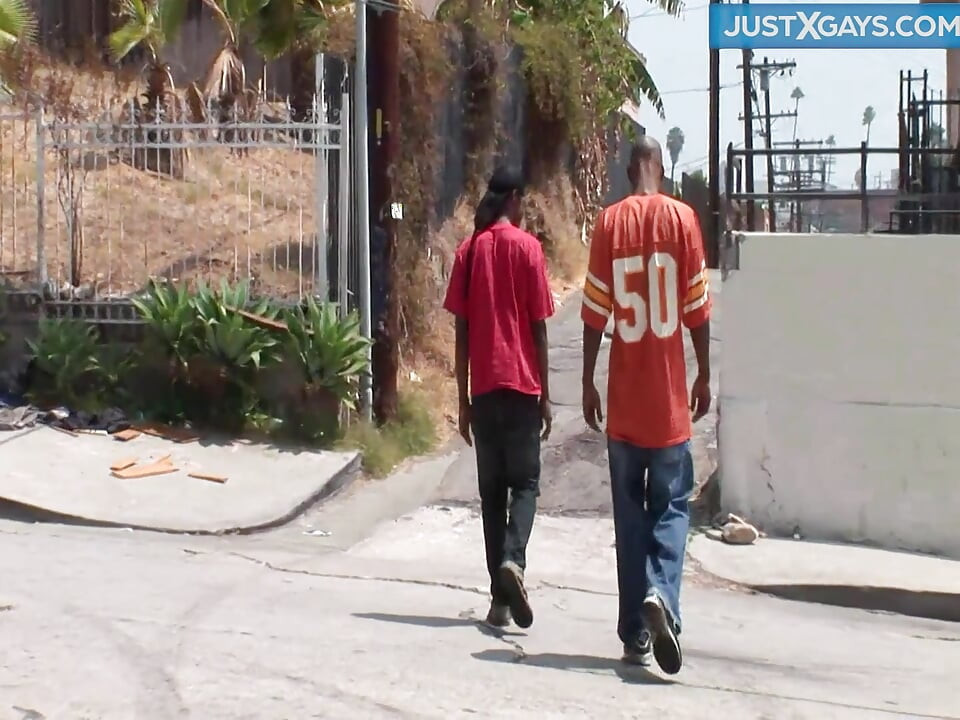 His gay friend screams and moans when he fucks him anally