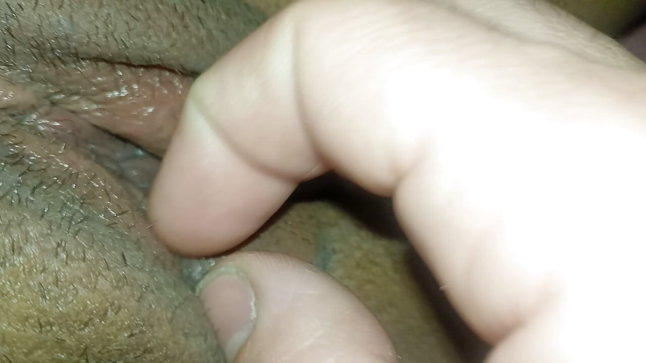 아내가 사정할 때까지 손으로 자지