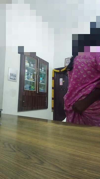 バスの運転手が継母と関係を持った