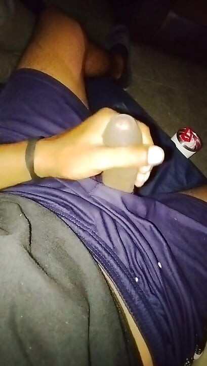 Chico Llega a Su Casa Orgasmeado