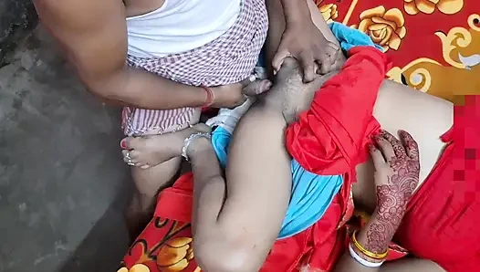 Evli kadın erkek arkadaşı tarafından sikiliyor