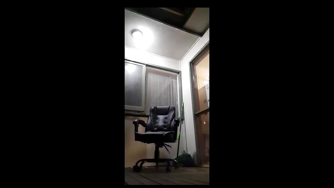 義理の妹が外にカメラを設置して私を捕まえて、セッションの途中で私を捕まえてくれました。