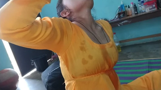 Abang tiri sama adik tirinya sendiri&amp;#039; teman&amp;#039; Nyepong kontol di dalam mulut abang tirinya!