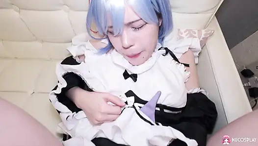 Шлюховатая японка Miu Akino жестко трахается.