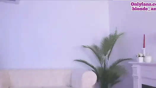 Oiled Sex Bomb Sucking Huge Cock and Clitoral Play