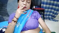 Desi bhabhi nay daru lekar aur cigarette pekar enjoy kiya hand job karkay chit,dhudh,goti