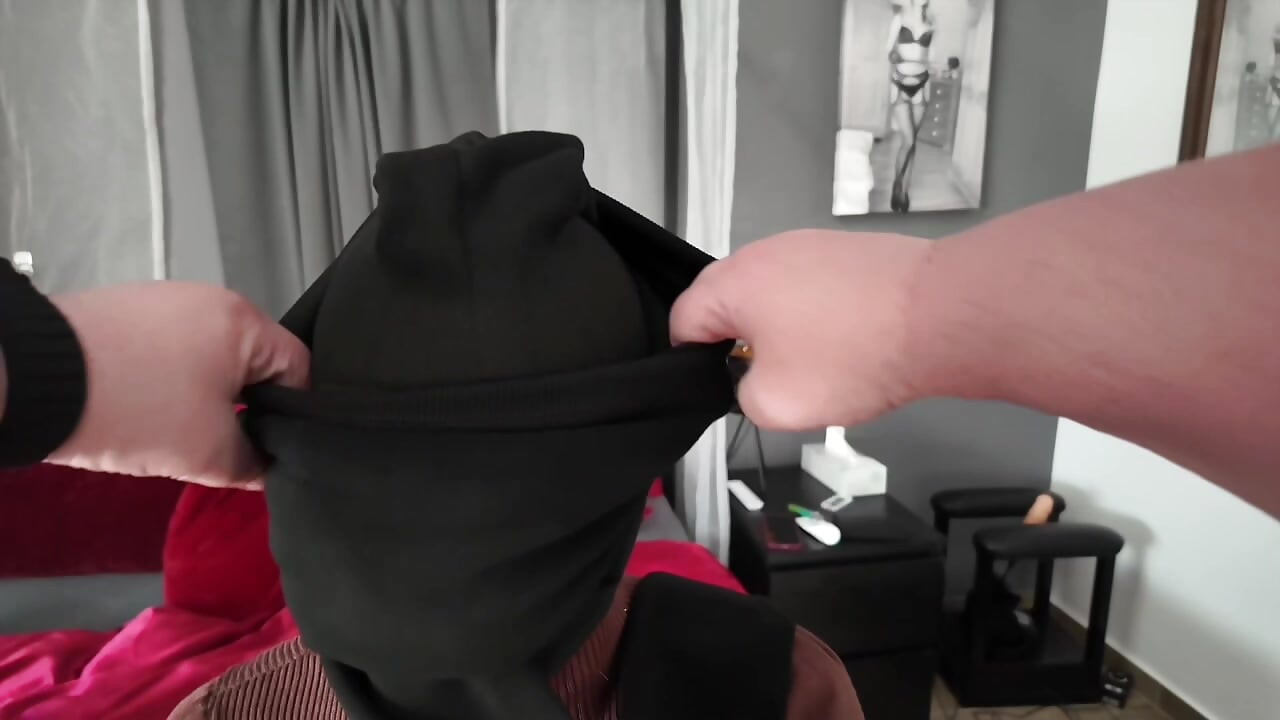 Bondage sur bande, collants, fouet - partie 1