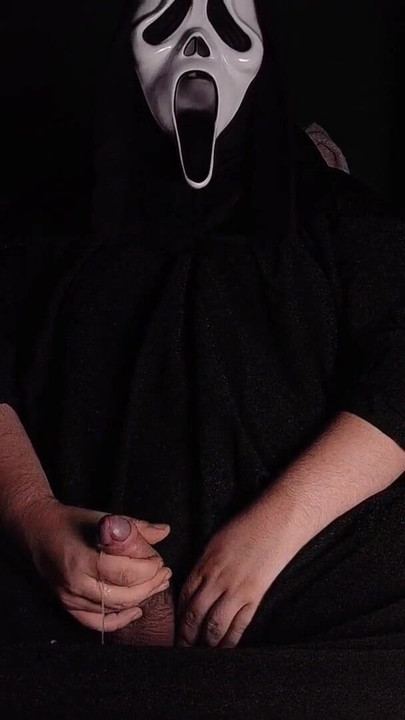 Can Ghostface Make You SCREAM? | Clip 2