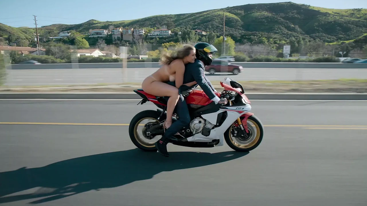 Vixen Natalia Starr是你梦寐以求的最好的女友