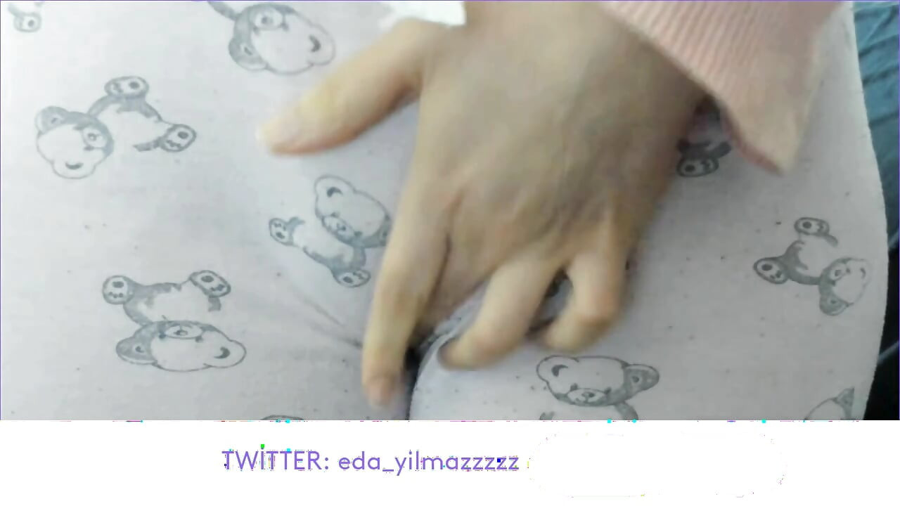 CAMELTOE- SWOLLEN PUSSY- MASTURBATE WITH PAJAMAS