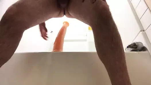 Mengendarai mainanku