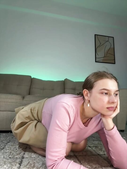 Jucielussie fingering tight pink pussy