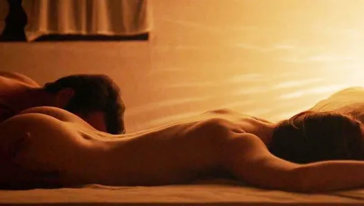 Ana Girardot, scène de sexe nue sur scandalplanet.com
