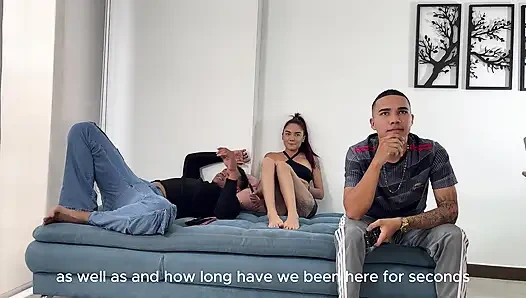 Ein Cuckold-freund Sieht, Wie Seine Freundin Mit Einem Großen, Dicken Schwarzen Schwanz Gefickt Wird