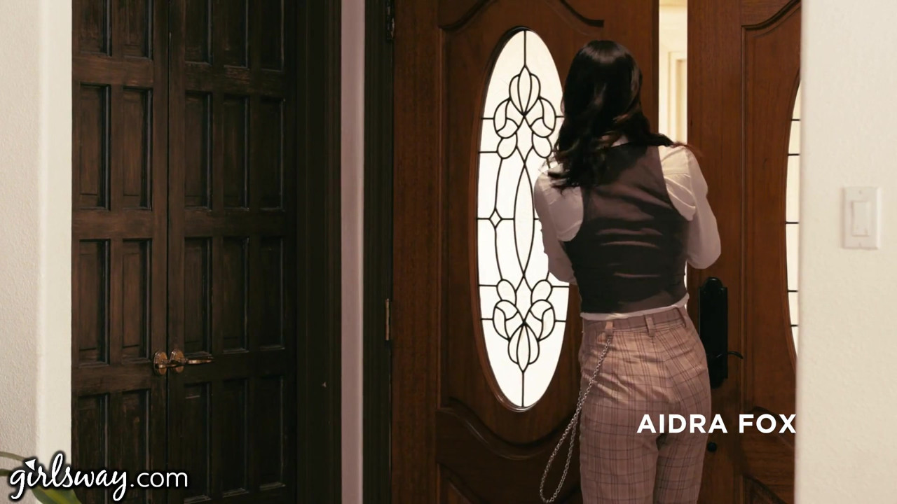 Girlsway熟女レズビアンギフトエイドラ・フォックス・パワースーツ