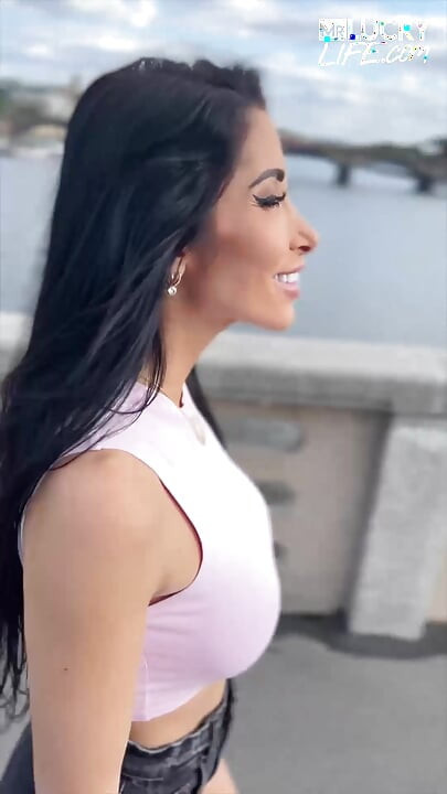 Lovely Afternoon Date In Prague With Brunette Babe Clea Gaultier