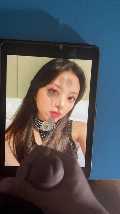 Itzy Yuna Cumtribute
