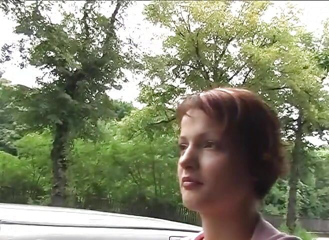 Claire em uma sessão de foto e foda ao ar livre