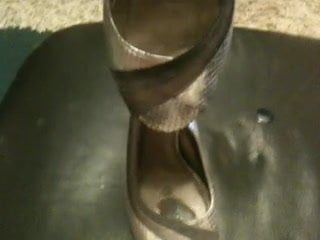 shoe heel fuck cum (1)
