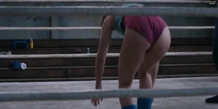 Alison Brie - ''GLOW'' S01E01