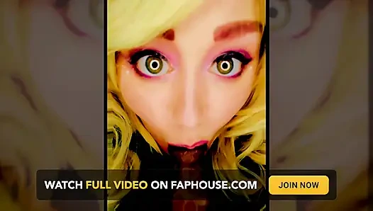 Cewek hot rambut pirang ini pengen banget nyepong kontol raksasa pria kulit hitam ini