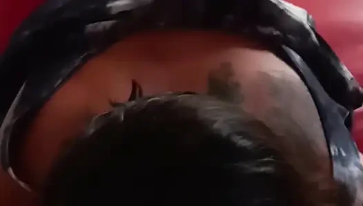 Моя массажистка трахает меня за задницу