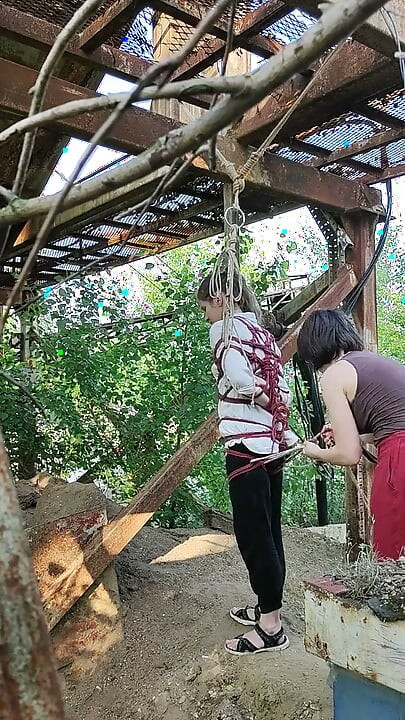 Prințesa Shibari iese afară