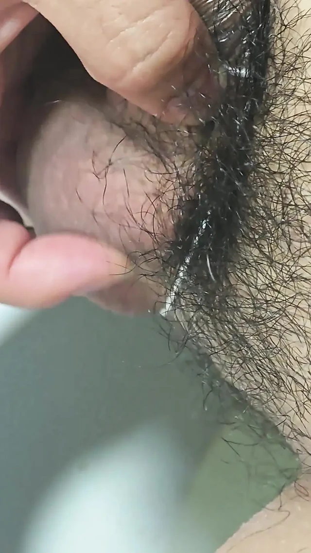 Use straps to tie my cock and ejaculate in the condom (please like me, if you want to be seen by more people, please see the det