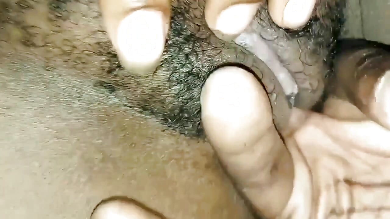 她喜欢被指交