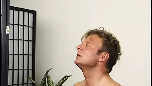 Geiles Luder mal richtig durchgefickt und vollgespritzt